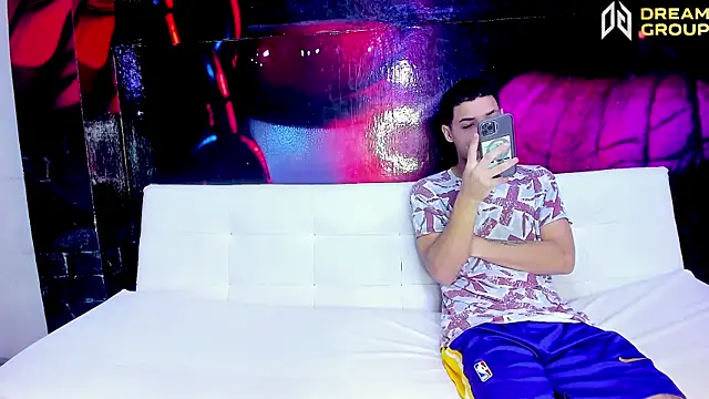 AmazingPartys online show from 11/18/25, 01:14