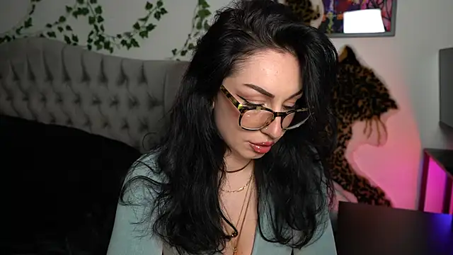 Snapshot of Estherjizz chatting on 09/18/25, 04:43 Estherjizz online show from 09/18/25, 04:43