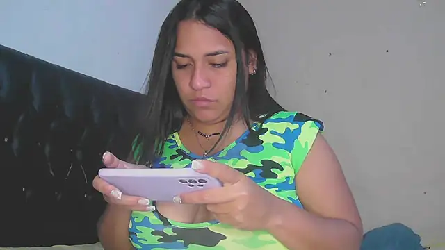 Snapshot of Crazylovee_hot chatting on 01/15/25, 07:12 Crazylovee hot online show from 01/15/25, 07:12