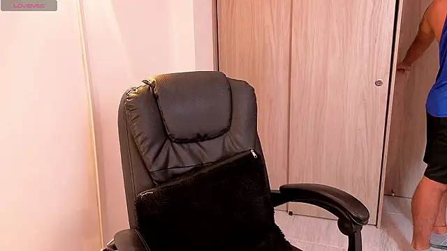 CRAZYBOYLOVE online show from 02/15/26, 02:05