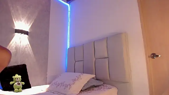 CRAZYBOYLOVE online show from 09/15/25, 11:32