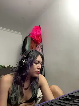 VaioletUwU online show from 04/13/26, 02:48