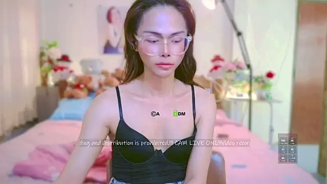 Snapshot of ribbinpink chatting on 01/17/26, 06:06 ribbinpink online show from 01/17/26, 06:06