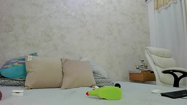 cristinapuerta  online show from 02/09/26, 11:41