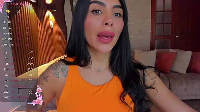 Sarah Stone  online show from 09/12/25, 09:25