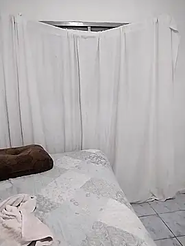 Snapshot of Ellenurach chatting on 12/16/25, 05:44 Ellenurach online show from 12/16/25, 05:44