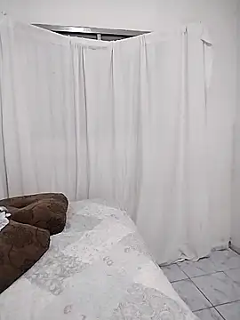 Snapshot of Ellenurach chatting on 12/13/25, 08:04 Ellenurach online show from 12/13/25, 08:04