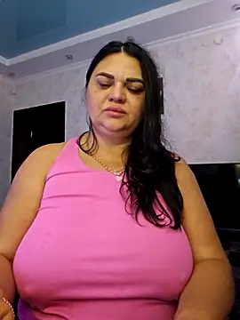 Snapshot of littleRikka chatting on 11/28/25, 08:53 littleRikka online show from 11/28/25, 08:53