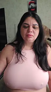 Snapshot of littleRikka chatting on 04/08/26, 05:42 littleRikka online show from 04/08/26, 05:42