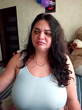 Snapshot of littleRikka chatting on 04/15/26, 04:29 littleRikka online show from 04/15/26, 04:29