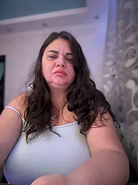 Snapshot of littleRikka chatting on 12/15/25, 08:25 littleRikka online show from 12/15/25, 08:25