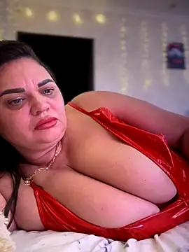 Snapshot of littleRikka chatting on 12/16/25, 08:35 littleRikka online show from 12/16/25, 08:35