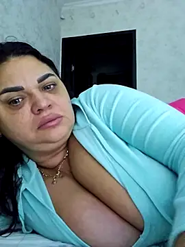 Snapshot of littleRikka chatting on 12/17/25, 09:53 littleRikka online show from 12/17/25, 09:53