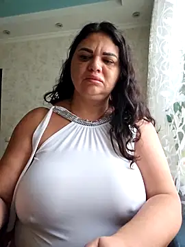 Snapshot of littleRikka chatting on 11/14/25, 07:23 littleRikka online show from 11/14/25, 07:23