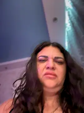 Snapshot of littleRikka chatting on 11/23/25, 10:42 littleRikka online show from 11/23/25, 10:42