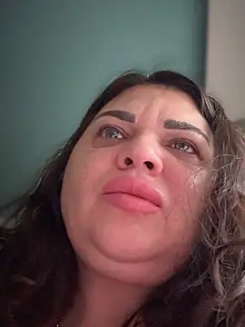 Snapshot of littleRikka chatting on 12/16/25, 08:29 littleRikka online show from 12/16/25, 08:29