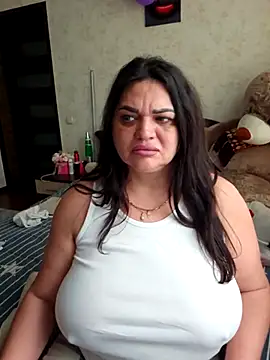 Snapshot of littleRikka chatting on 04/13/26, 08:07 littleRikka online show from 04/13/26, 08:07