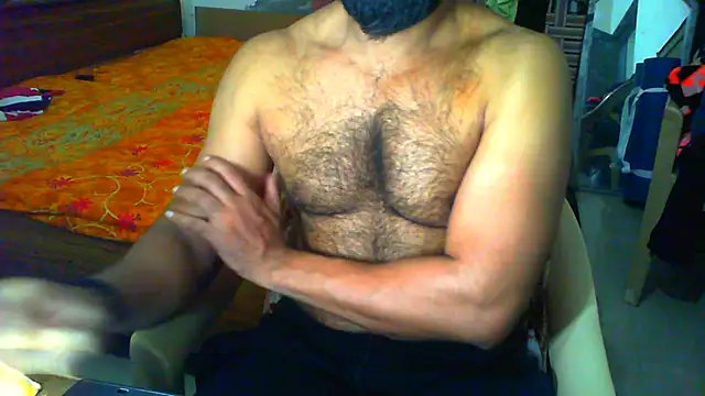 Snapshot of Vbestshow chatting on 03/11/26, 12:21 Vbestshow online show from 03/11/26, 12:21