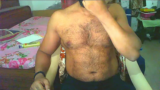 Snapshot of Vbestshow chatting on 06/21/26, 06:14 Vbestshow online show from 06/21/26, 06:14