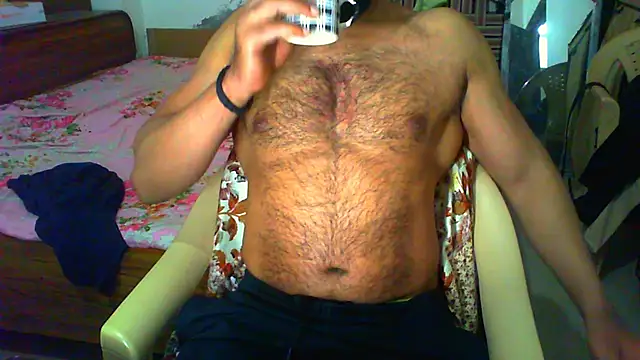 Snapshot of Vbestshow chatting on 04/07/26, 06:21 Vbestshow online show from 04/07/26, 06:21