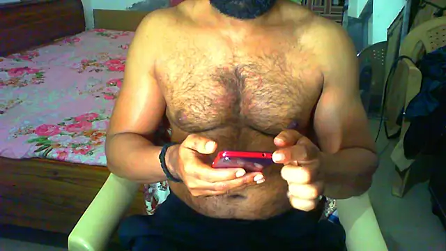 Snapshot of Vbestshow chatting on 04/11/26, 12:31 Vbestshow online show from 04/11/26, 12:31