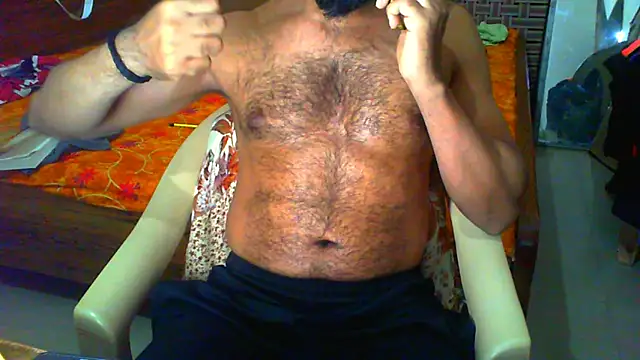 Snapshot of Vbestshow chatting on 03/04/26, 06:15 Vbestshow online show from 03/04/26, 06:15