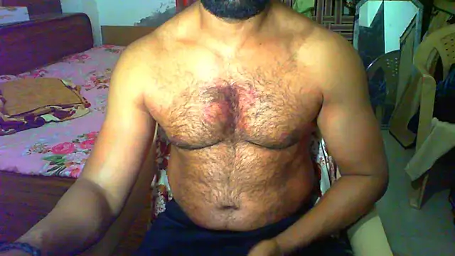 Snapshot of Vbestshow chatting on 04/06/26, 11:55 Vbestshow online show from 04/06/26, 11:55