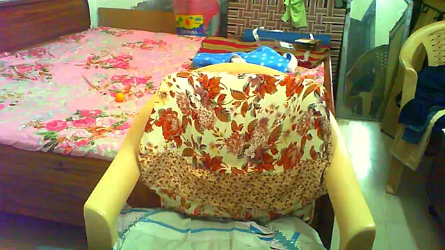 Snapshot of Vbestshow chatting on 04/01/26, 01:41 Vbestshow online show from 04/01/26, 01:41