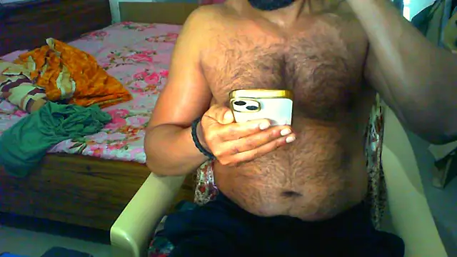 Snapshot of Vbestshow chatting on 04/05/26, 06:58 Vbestshow online show from 04/05/26, 06:58