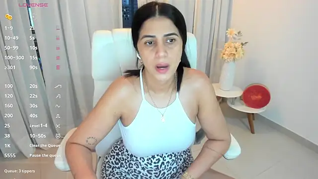renata t  online show from 09/25/25, 11:00
