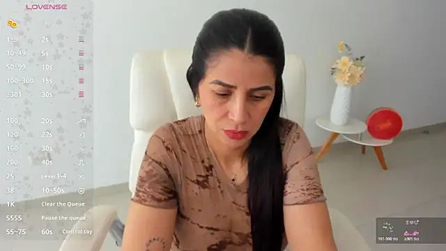 renata t  online show from 10/21/25, 02:49