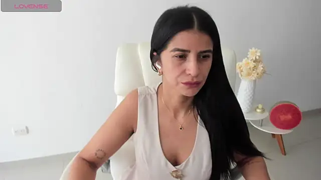 renata t  online show from 02/12/26, 08:19