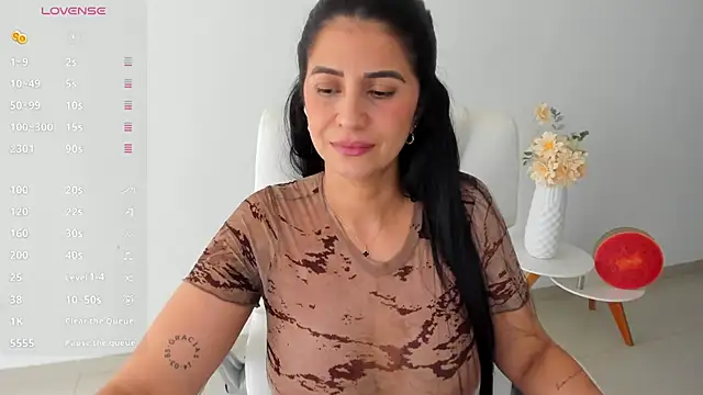renata t  online show from 10/09/25, 08:20