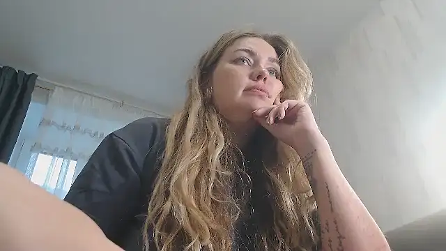 xxkristinaxx online show from 10/23/25, 12:15