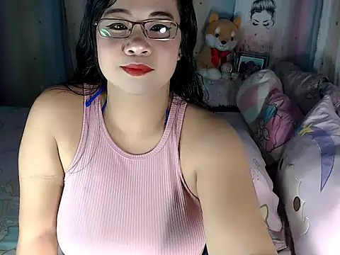 Snapshot of hersheykisses07 chatting on 01/13/26, 03:32 hersheykisses07 online show from 01/13/26, 03:32