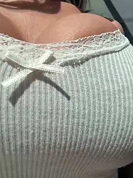 Snapshot of _Rapunzel_ chatting on 02/06/26, 08:38 Rapunzel online show from 02/06/26, 08:38