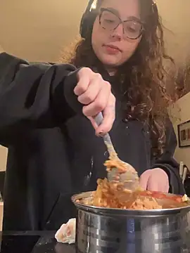 ladyturtle online show from 04/01/26, 07:33