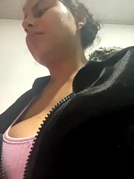 AbbyTaylorr online show from 11/02/25, 02:38