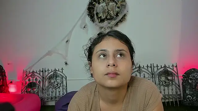 Snapshot of AbbyTaylorr chatting on 10/13/25, 02:13 AbbyTaylorr online show from 10/13/25, 02:13