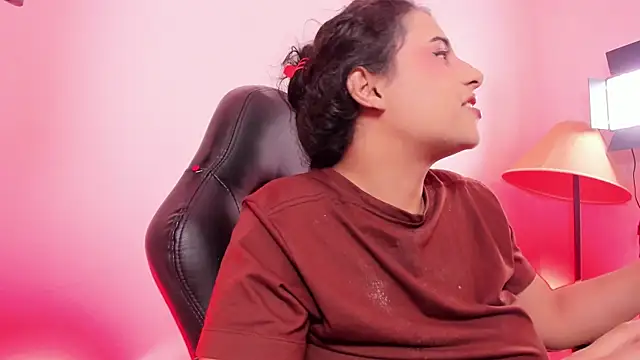 AbbyTaylorr online show from 12/02/25, 10:00