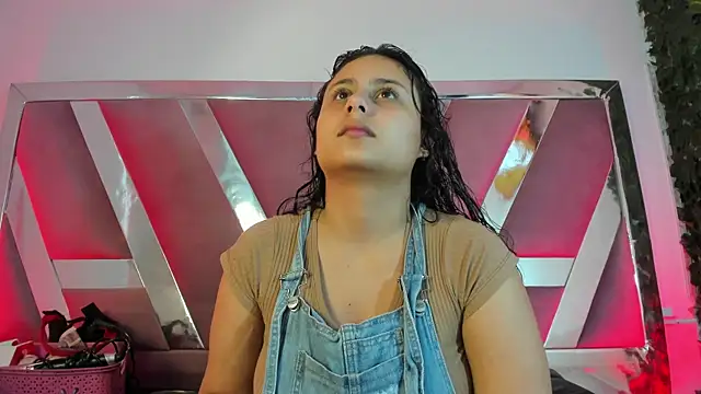 AbbyTaylorr online show from 11/12/25, 09:07