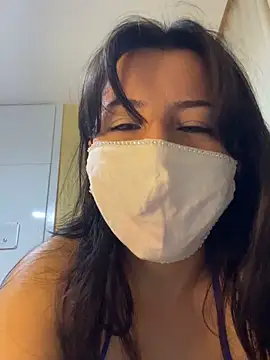 White-Petite online show from 04/21/26, 07:09