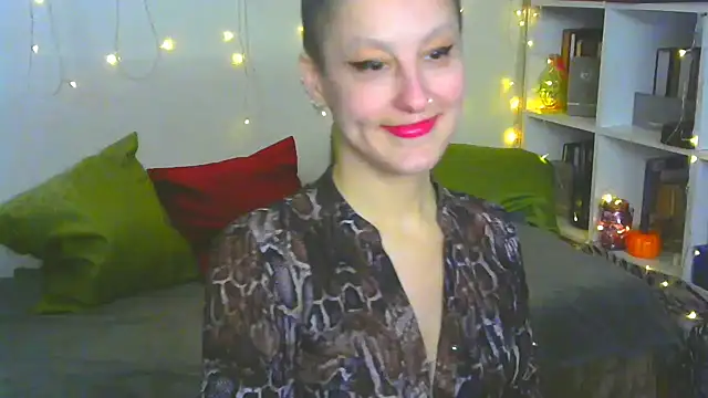 Snapshot of MartaBounty chatting on 10/24/25, 11:37 MartaBounty online show from 10/24/25, 11:37