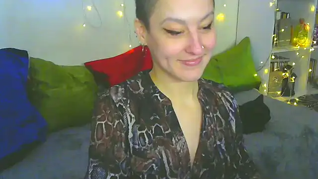Snapshot of MartaBounty chatting on 11/04/25, 05:22 MartaBounty online show from 11/04/25, 05:22