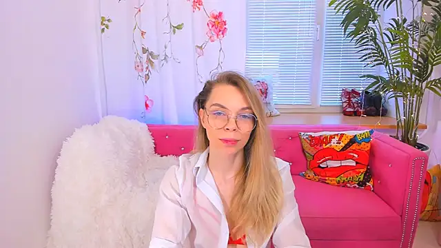 Snapshot of The_Deep_Passion chatting on 02/19/25, 09:06 The Deep Passion online show from 02/19/25, 09:06