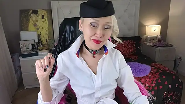 RoxalanaStar online show from 05/29/26, 09:21