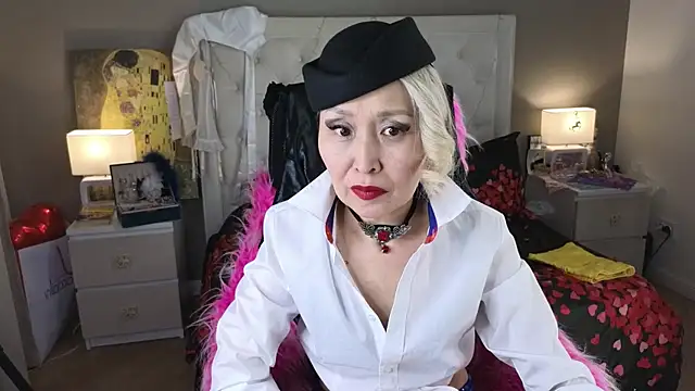 RoxalanaStar online show from 04/23/26, 06:42