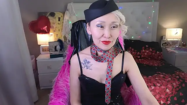 RoxalanaStar online show from 03/31/26, 12:07