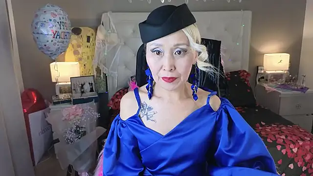 RoxalanaStar online show from 04/08/26, 08:10