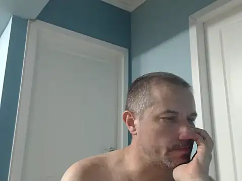 Snapshot of MisterFaithRO chatting on 06/20/26, 10:04 MisterFaithRO online show from 06/20/26, 10:04